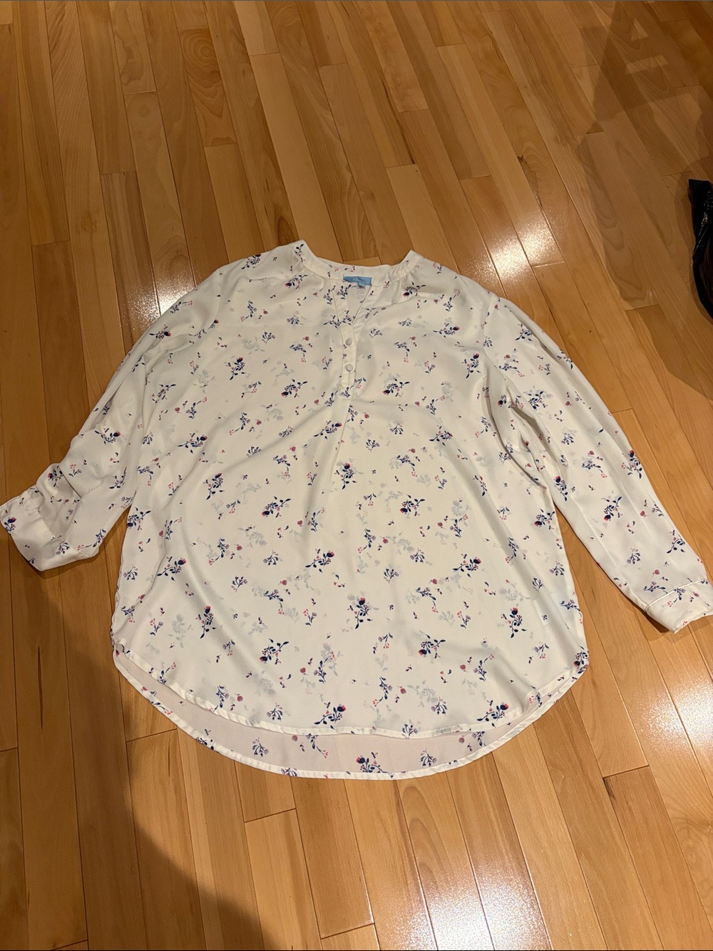 VEUC Women's Penmans Long Sleeve Cream Floral Henley Blouse - size XL - Picture 2 of 16